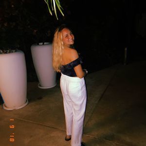 Meet your Posher, Abbey